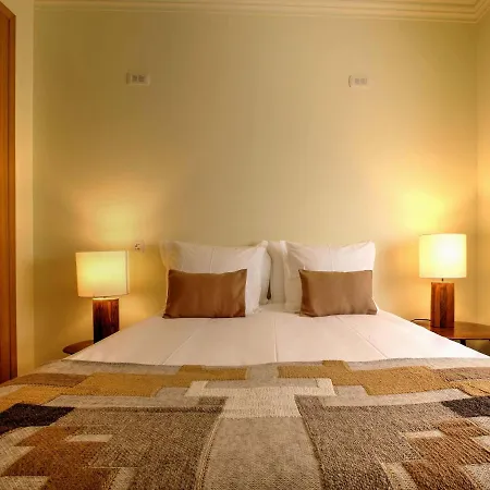 Balcony With View, Private Garage, An Elevator * 塞图巴尔