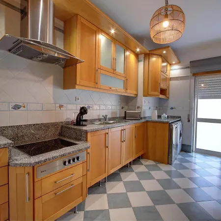 公寓 Balcony With View, Private Garage, An Elevator *