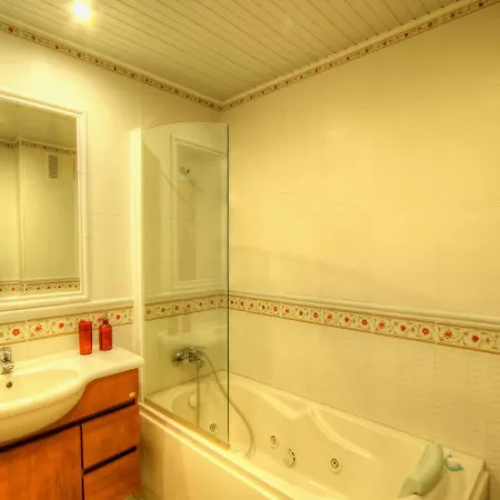 Appartamento Balcony With View, Private Garage, An Elevator Setúbal