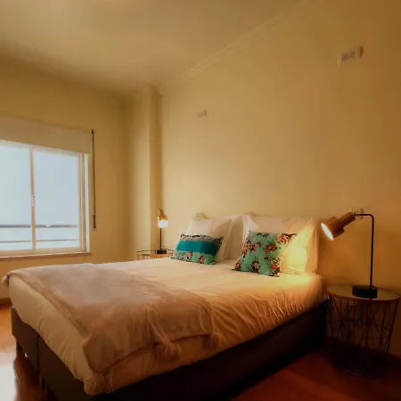 Balcony With View, Private Garage, An Elevator * Setubal