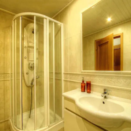 Apartment Balcony With View, Private Garage, An Elevator Setubal