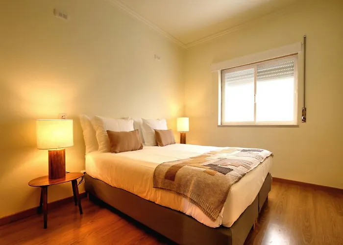 Balcony With View, Private Garage, An Elevator Appartement Setúbal