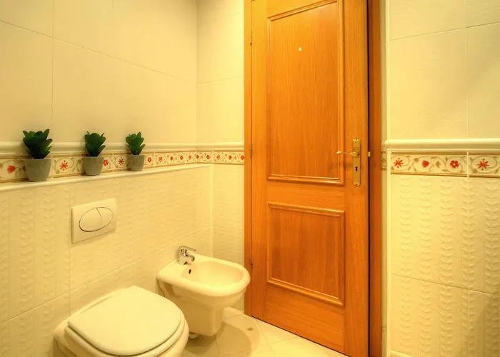 Balcony With View, Private Garage, An Elevator * Setúbal