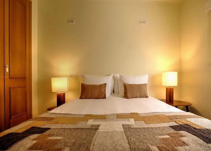 Balcony With View, Private Garage, An Elevator * Setúbal